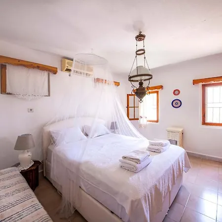 Cozy Villa With Sauna And Backyard In Bodrum 빌라 Karabag